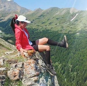 Meet your Posher, Dhei